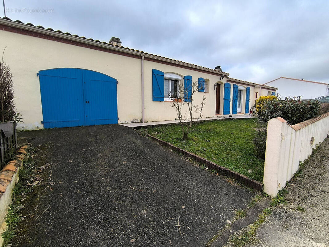 Maison à COMMEQUIERS