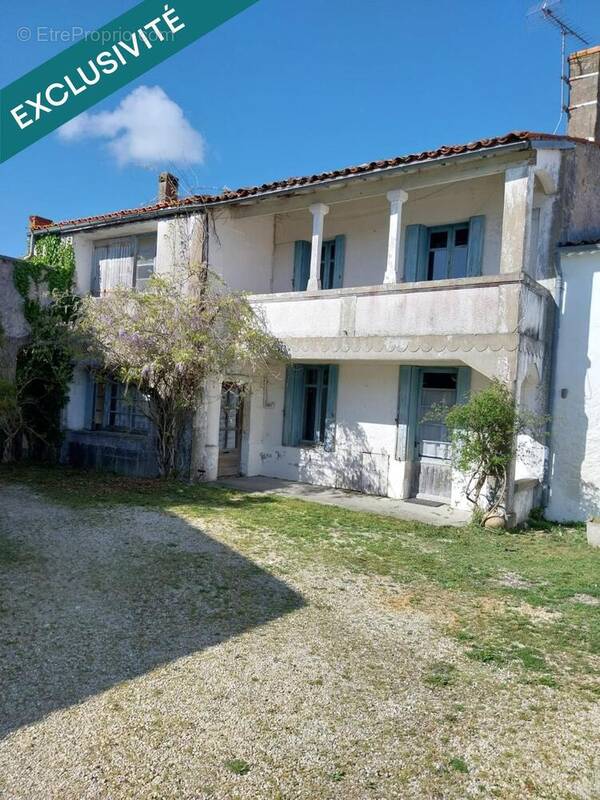Photo 1 - Maison à CHAILLEVETTE