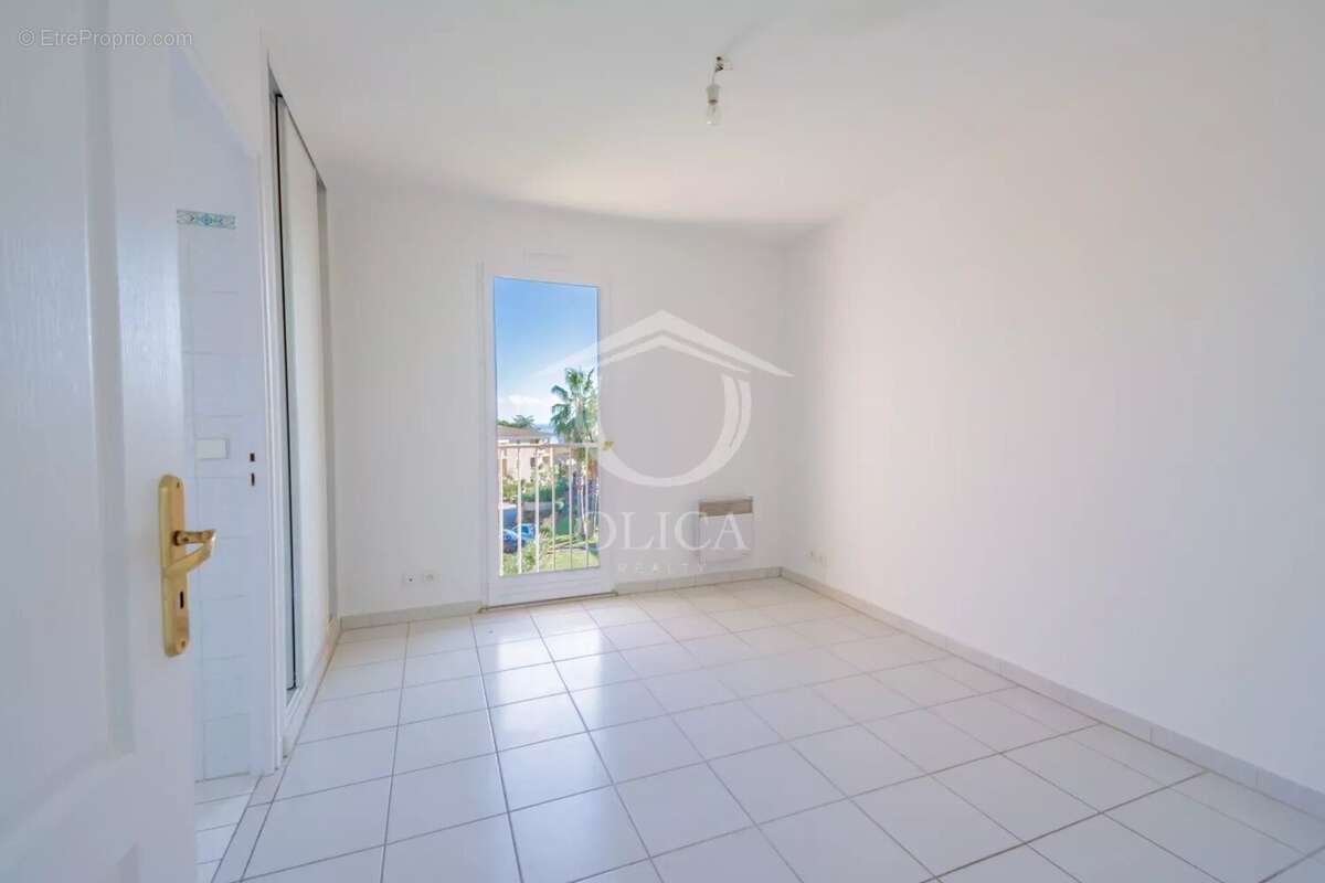 Appartement à VILLENEUVE-LOUBET