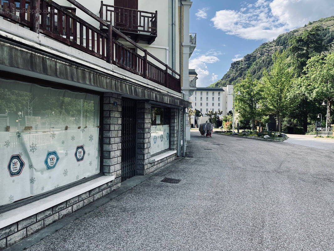 Commerce à BRIDES-LES-BAINS