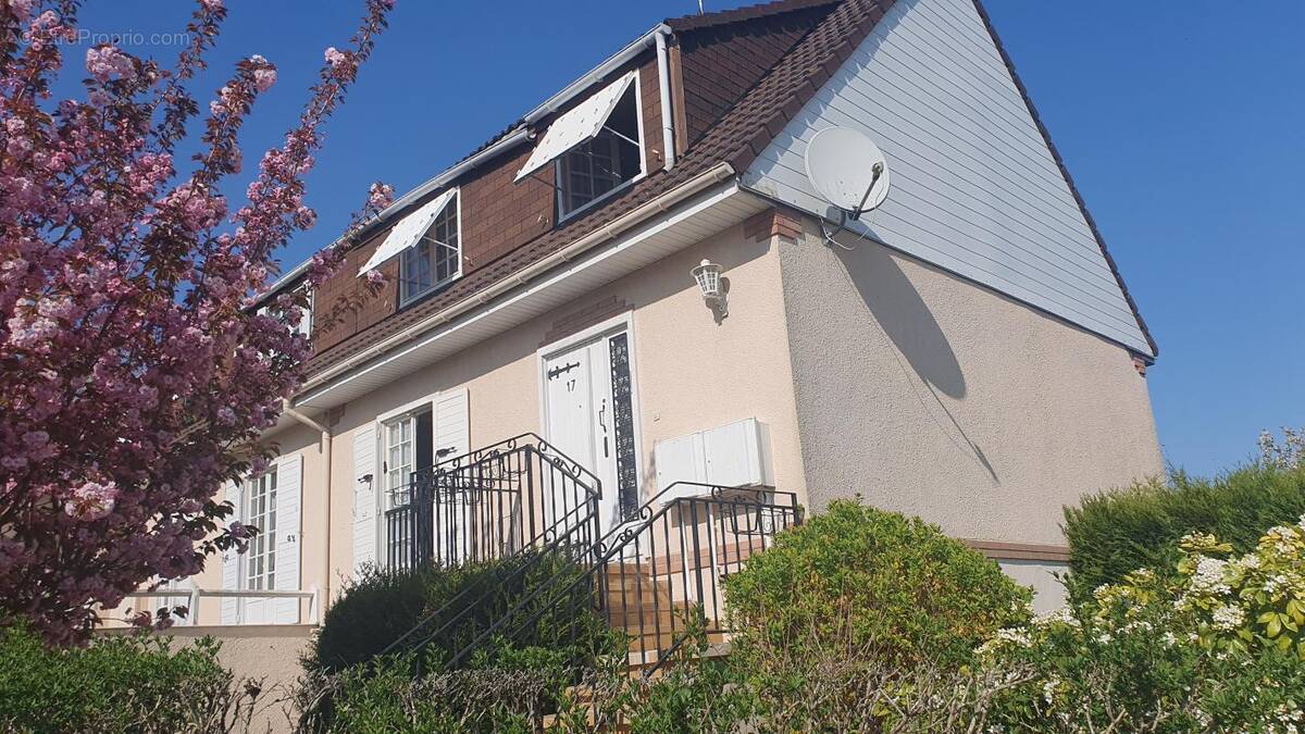 Maison à ETAMPES