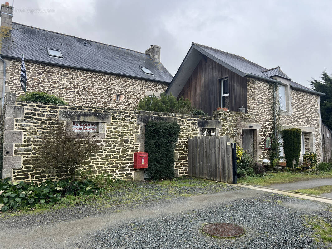 Maison à LANVALLAY