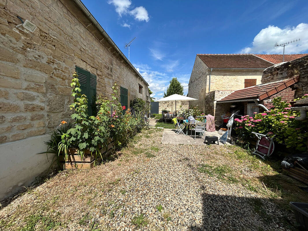Maison à VILLERS-SOUS-SAINT-LEU