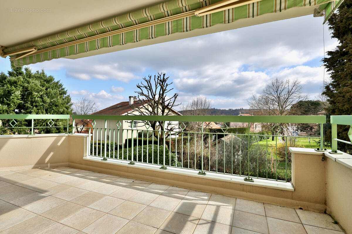 Appartement à CRAPONNE