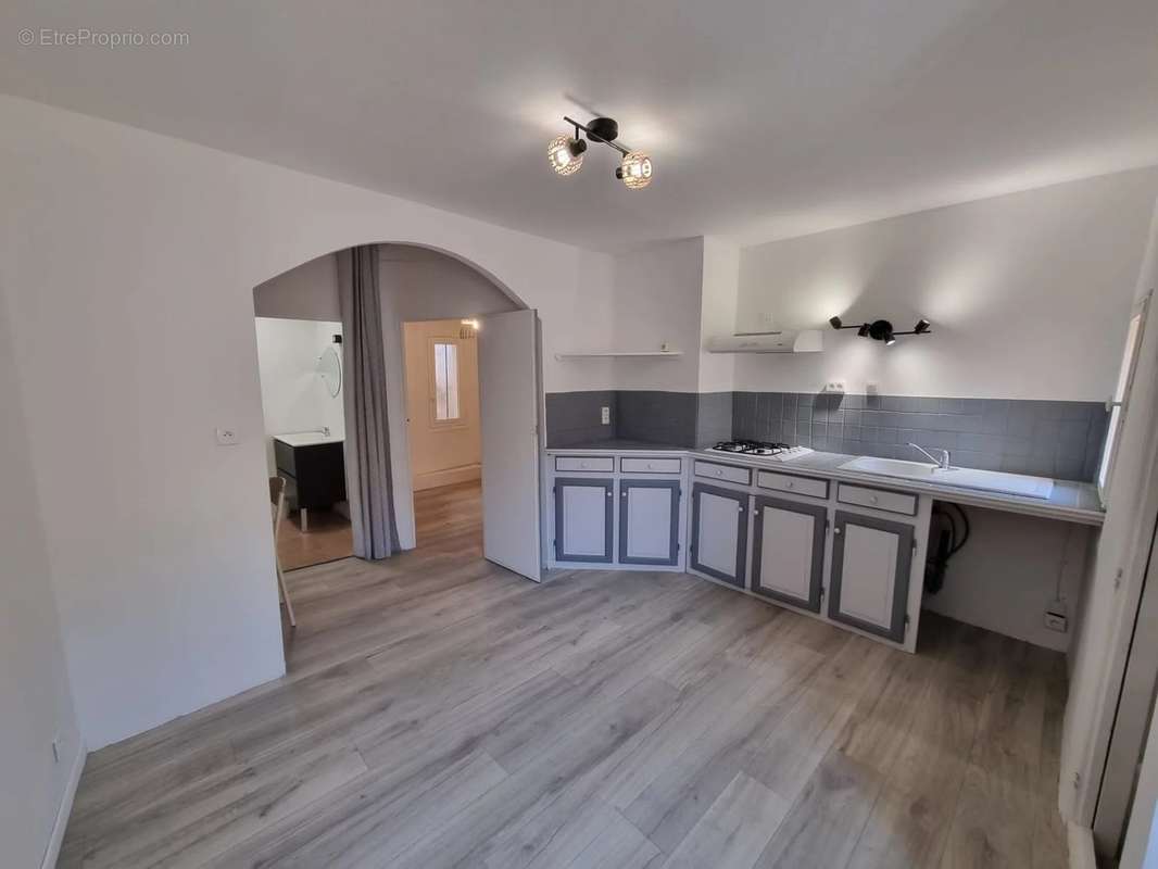 Appartement à COTIGNAC