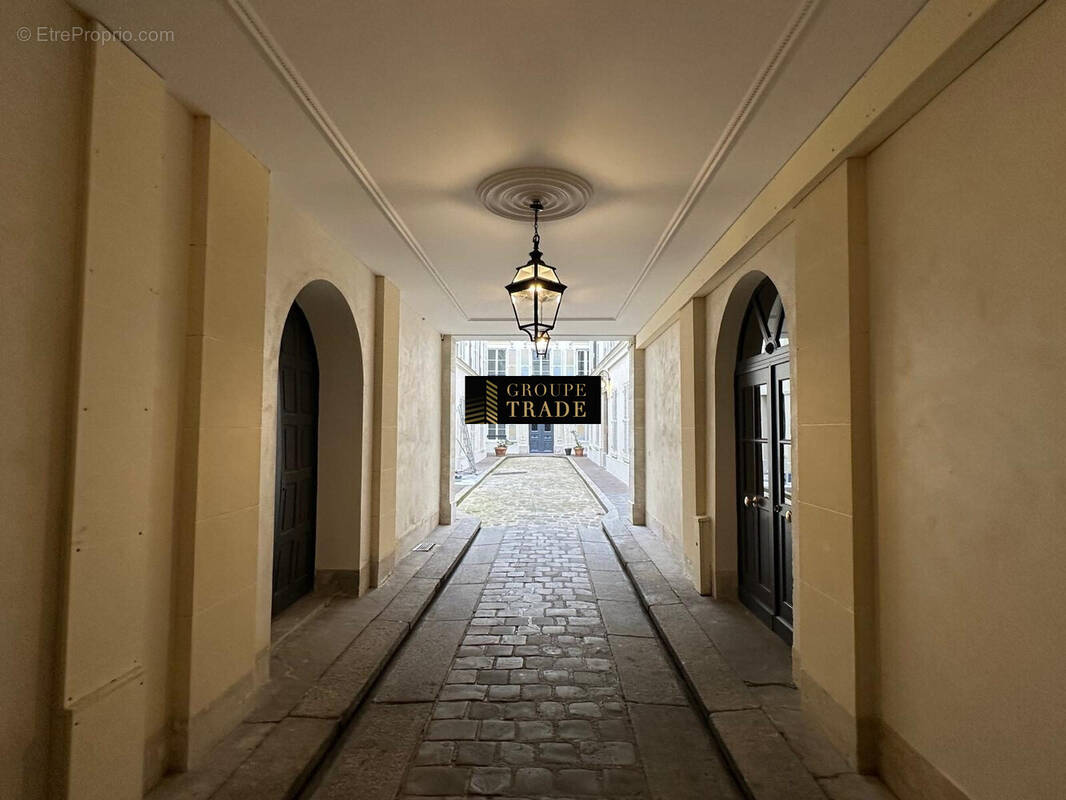 Appartement à PARIS-17E