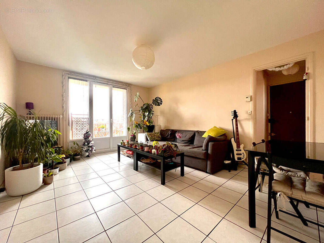 Appartement à LYON-8E