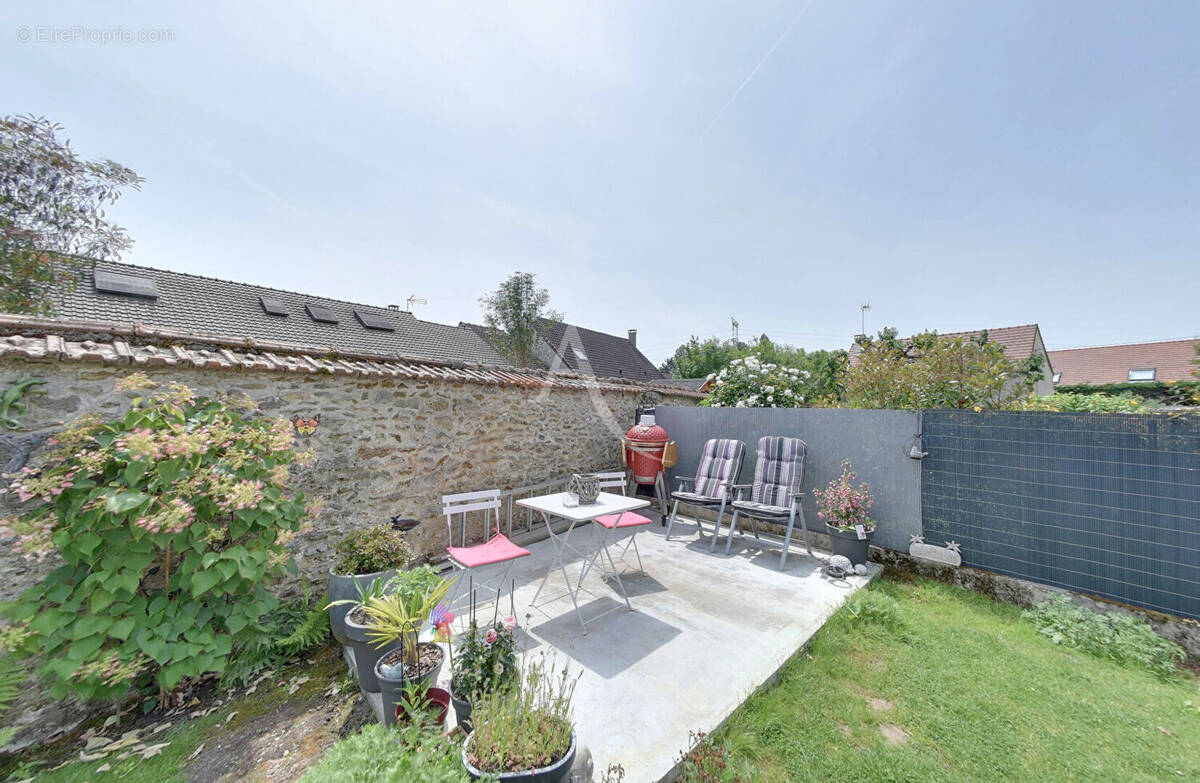 Maison à OZOIR-LA-FERRIERE