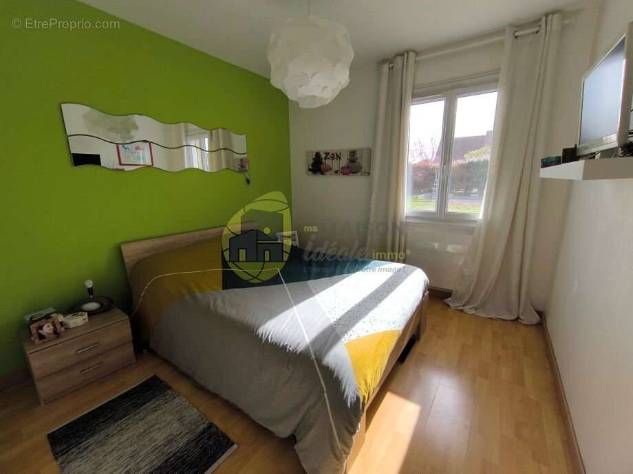 Maison à AVORD