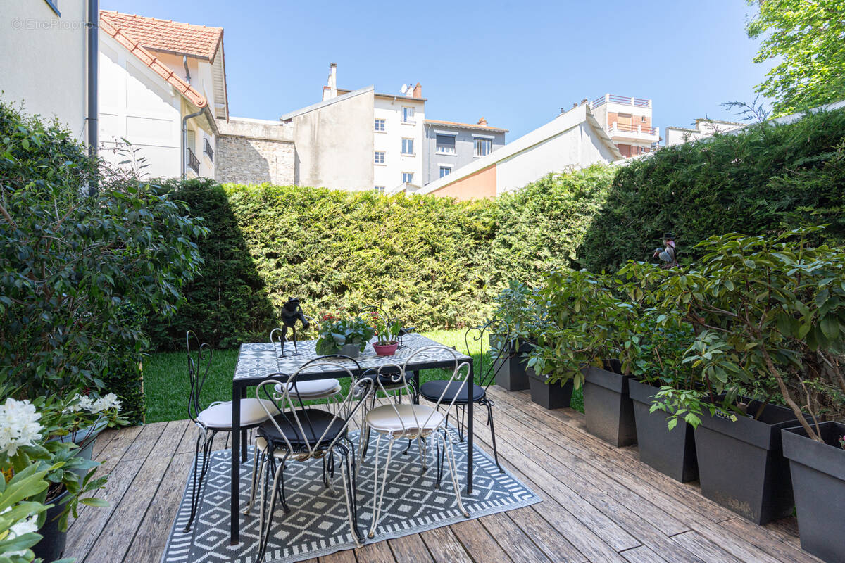 Maison à SURESNES