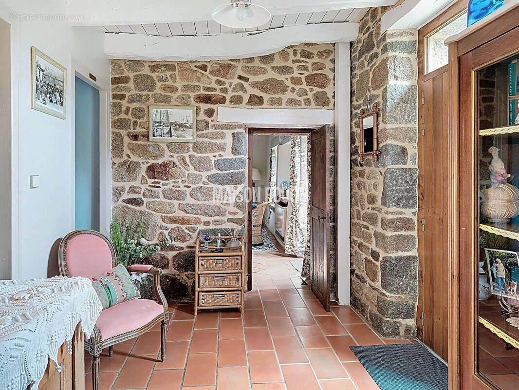 Maison à COMBOURG