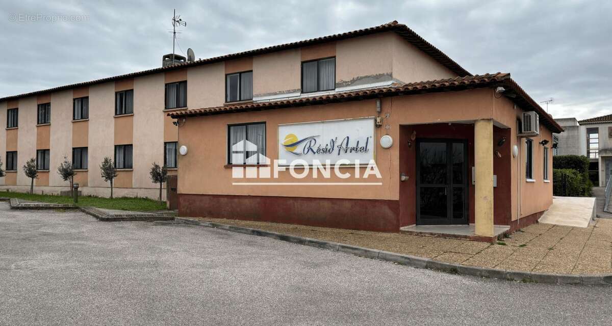 Commerce à FOS-SUR-MER