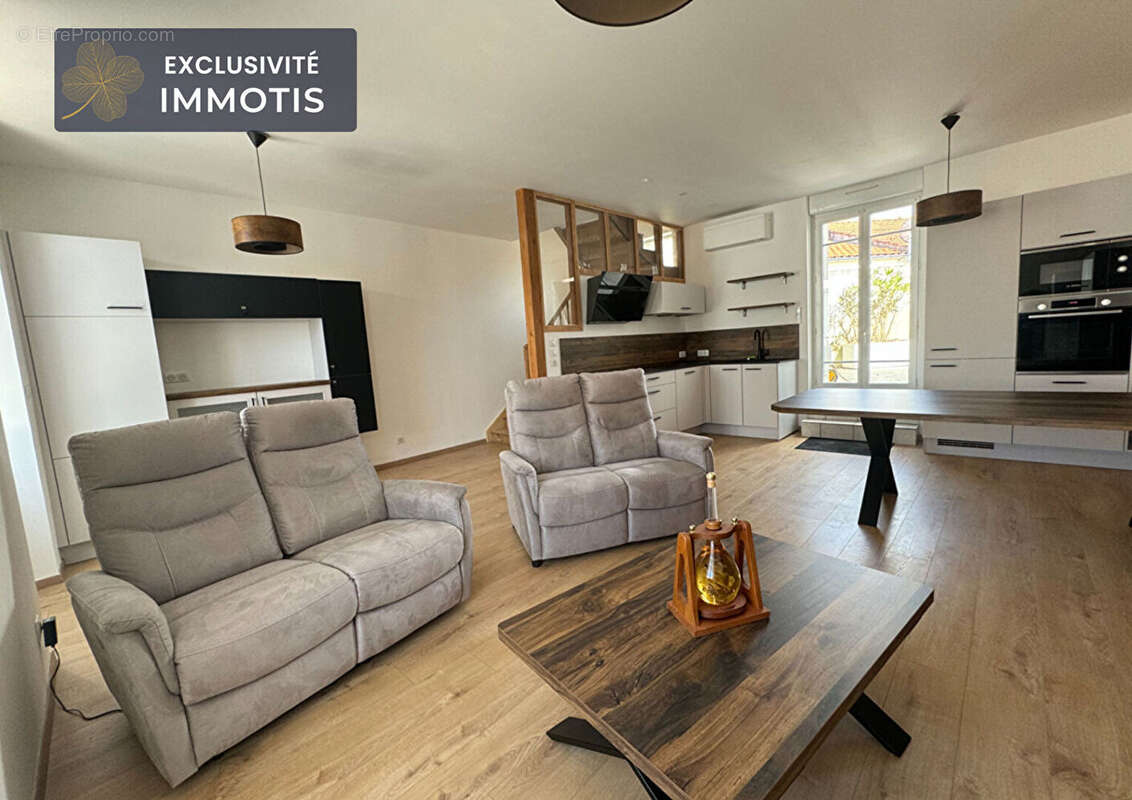 Appartement à FOURAS