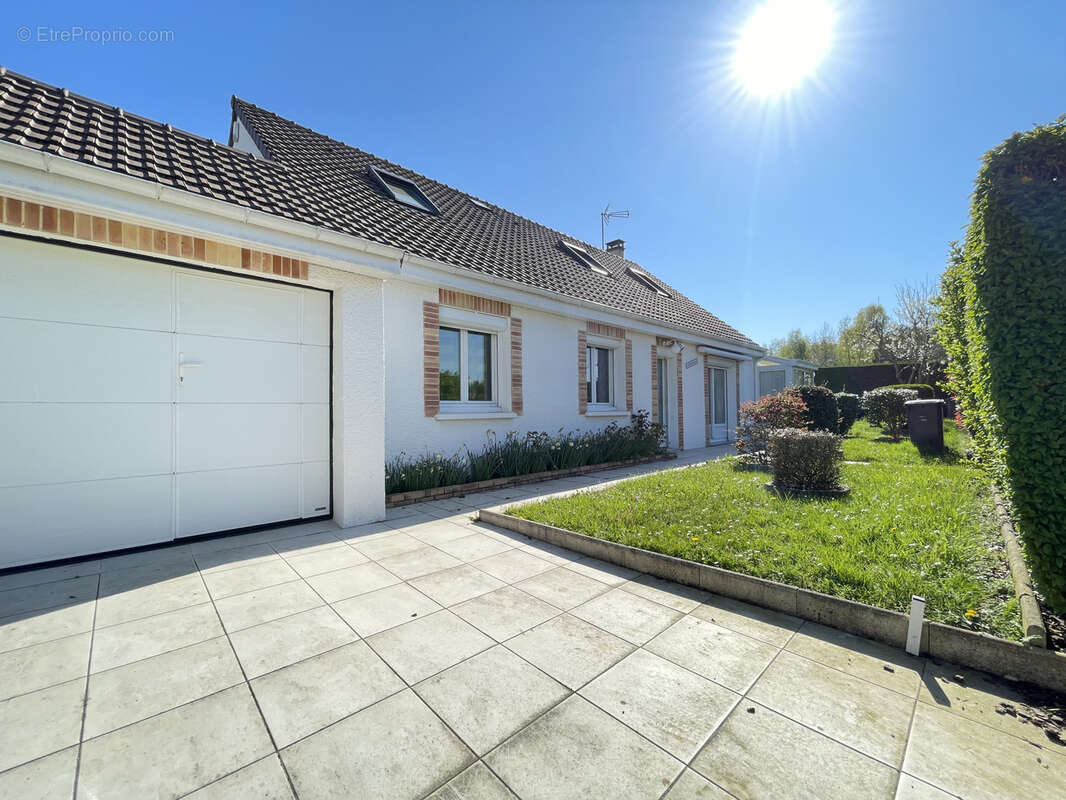 Maison à CORMELLES-LE-ROYAL