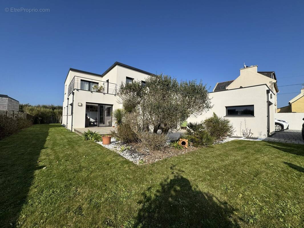 Maison à PLOUGUERNEAU