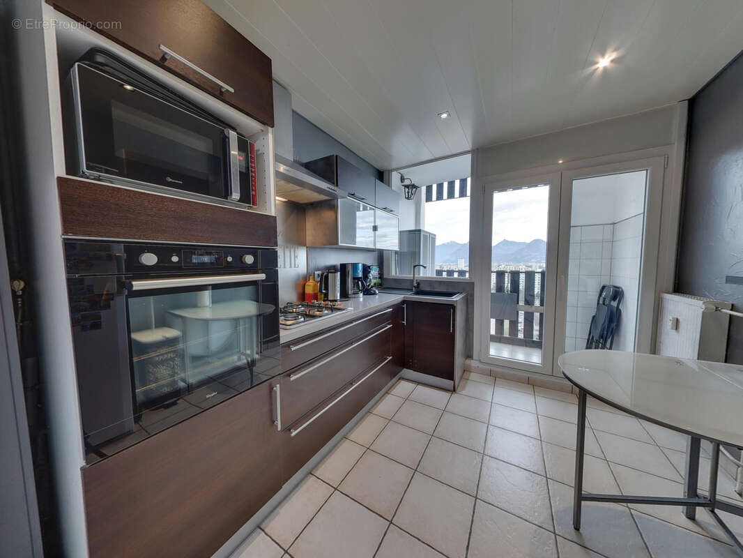Appartement à LE PONT-DE-CLAIX