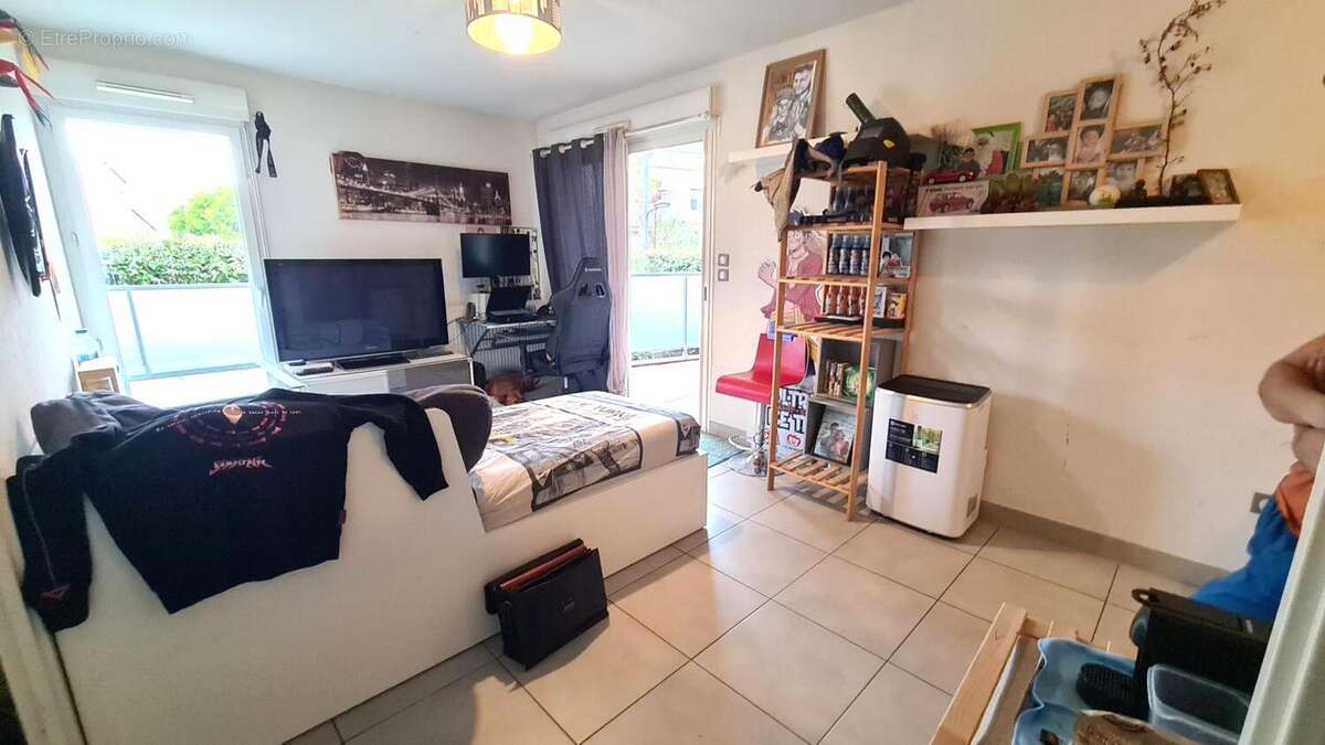 Appartement à MAUGUIO