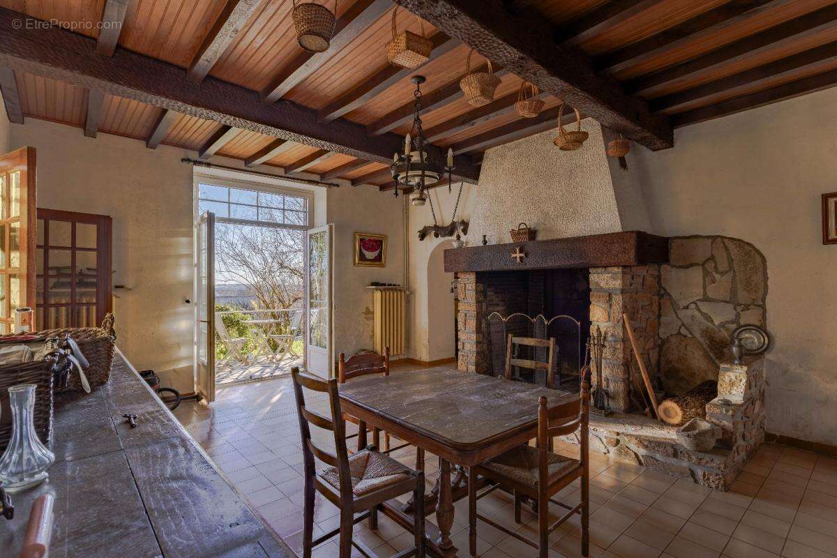 Maison à MONESTIES