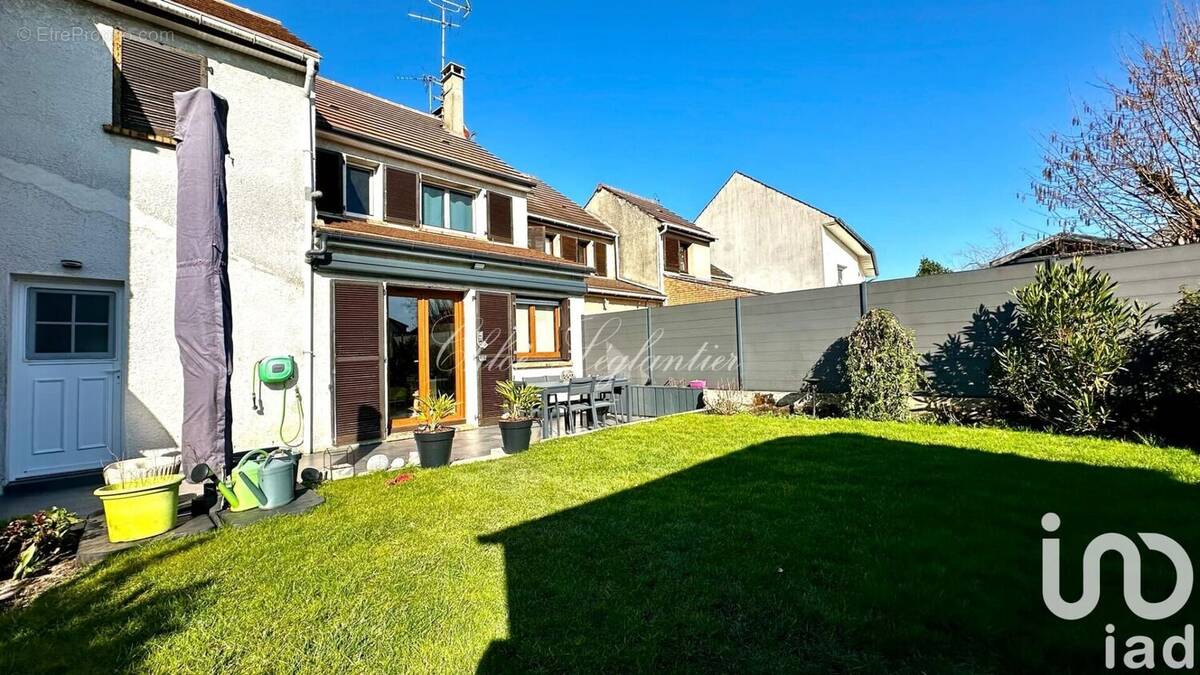 Photo 1 - Maison à OZOIR-LA-FERRIERE