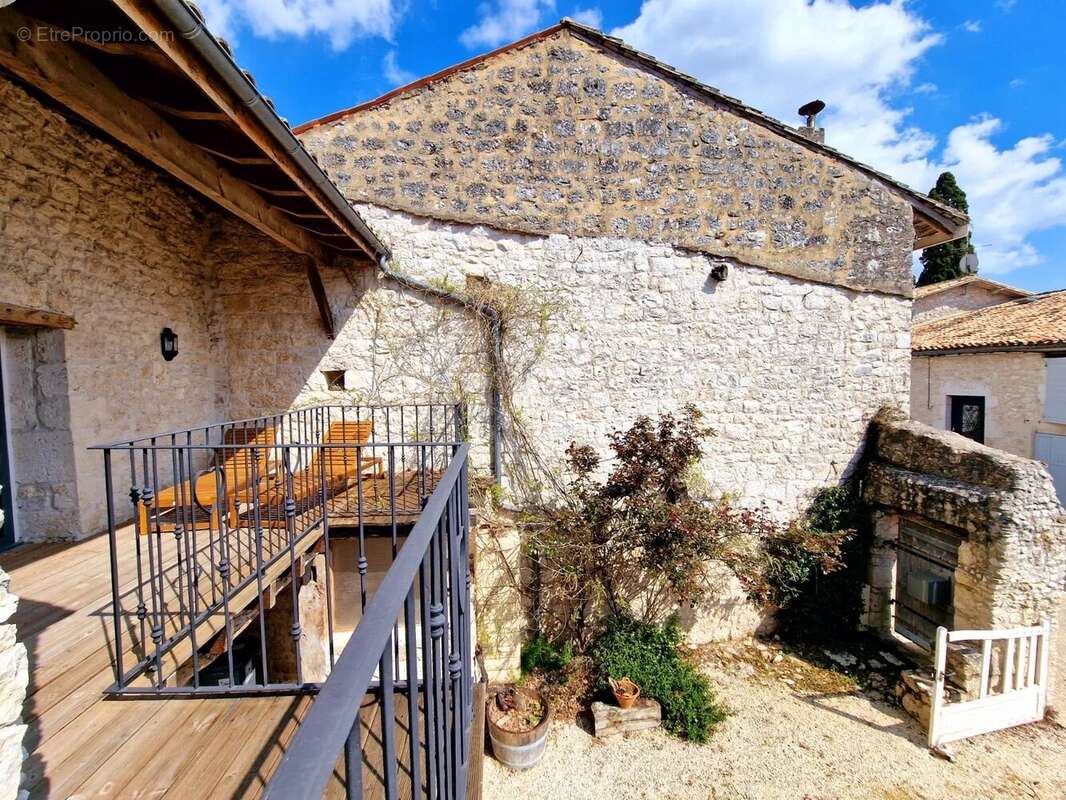 Maison à EYMET