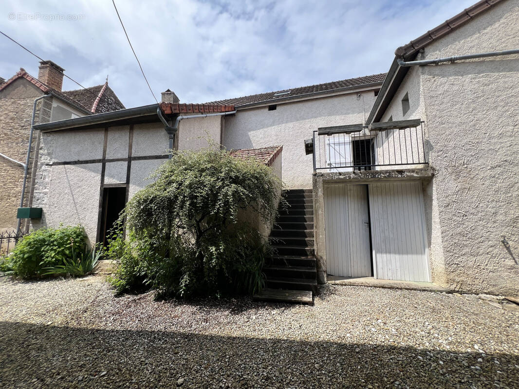 Maison à LA ROCHEPOT