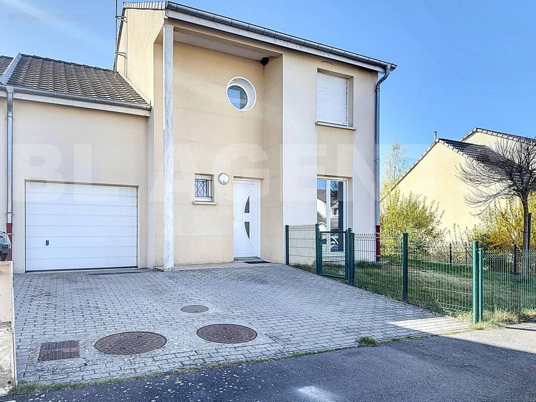 gsell_00000_20bd5ef - Maison à HUSSIGNY-GODBRANGE