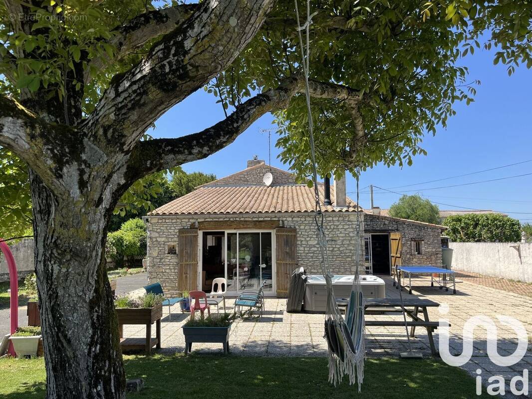 Photo 1 - Maison à CORME-ECLUSE