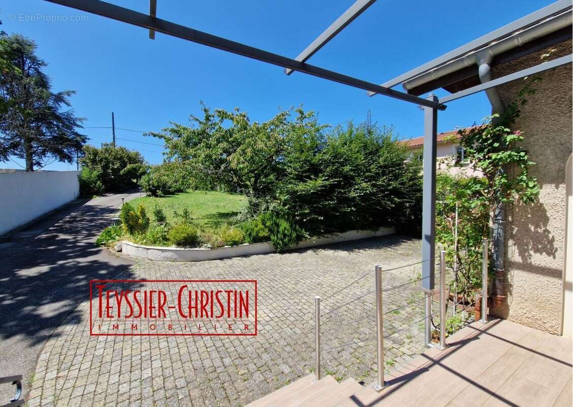 Maison à CHARLY