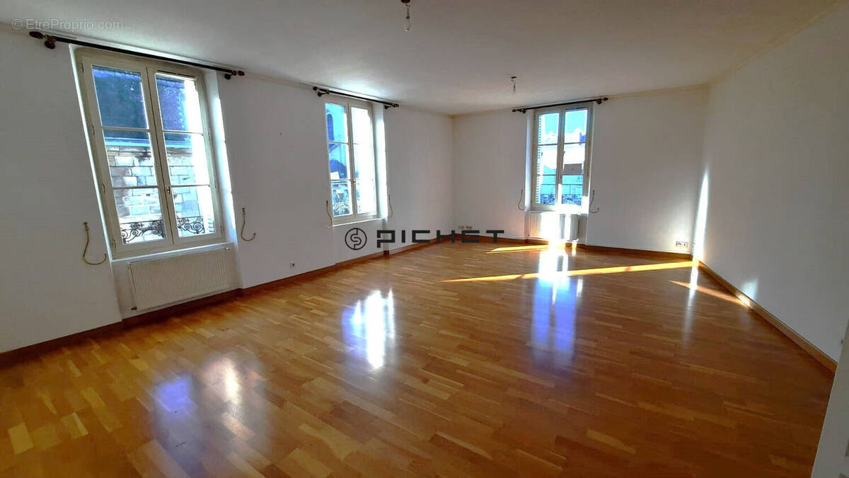 Appartement à BRIVE-LA-GAILLARDE