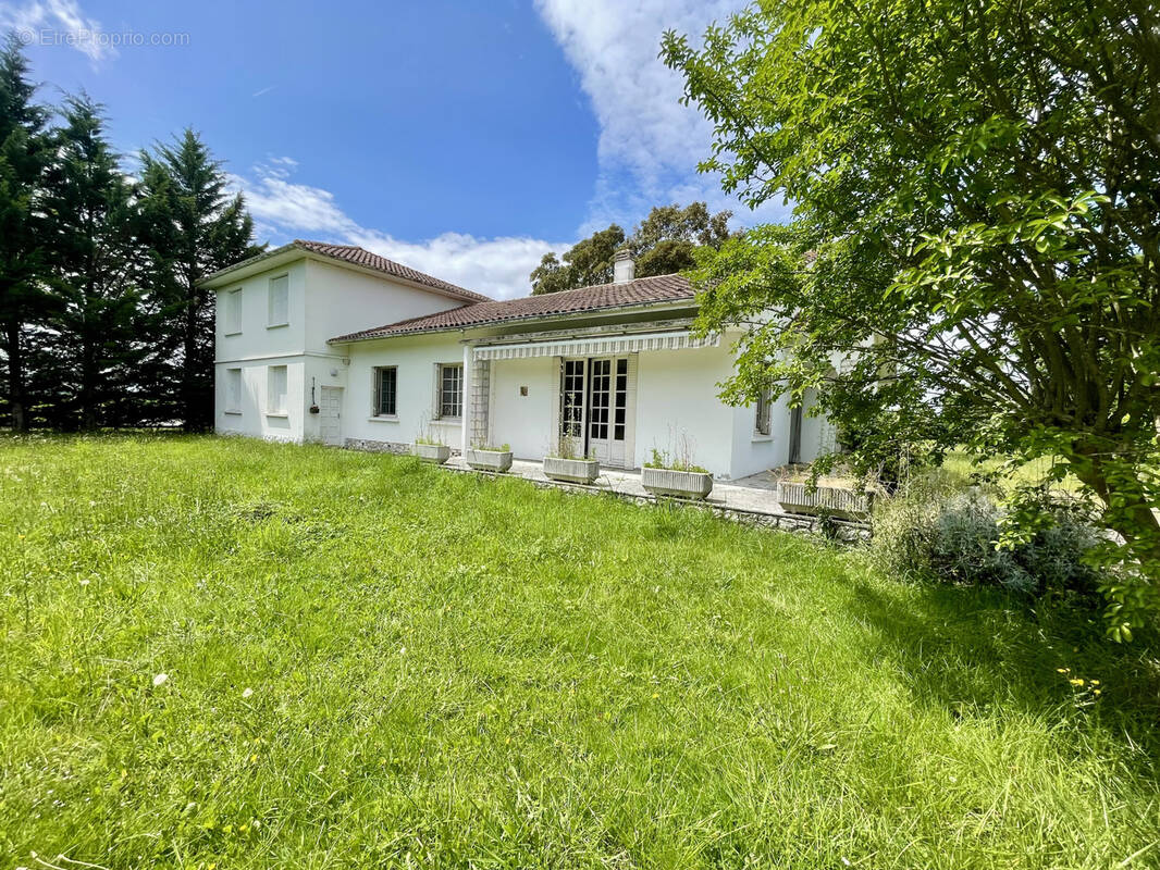 Maison à VIC-EN-BIGORRE