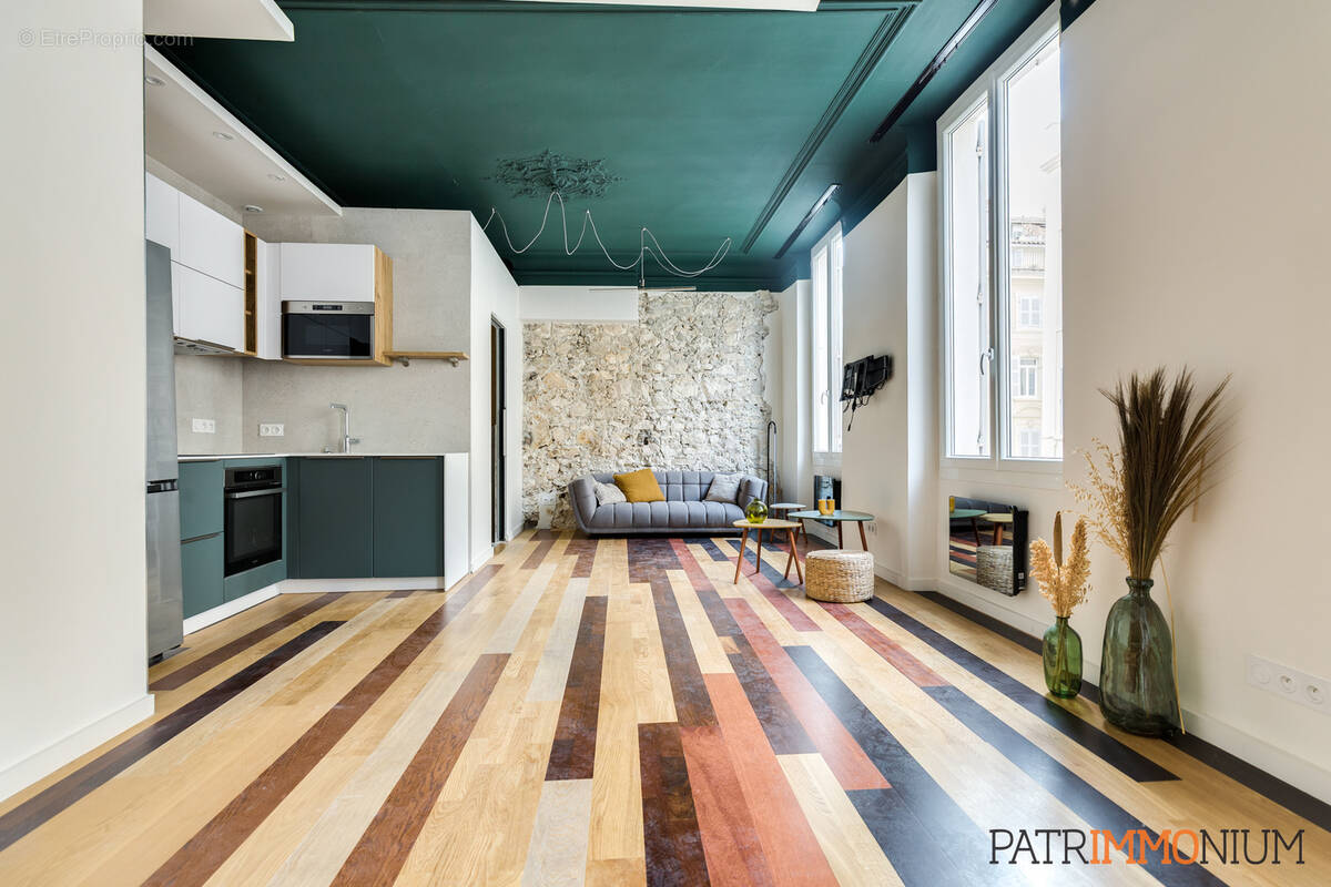 Appartement à MARSEILLE-1E