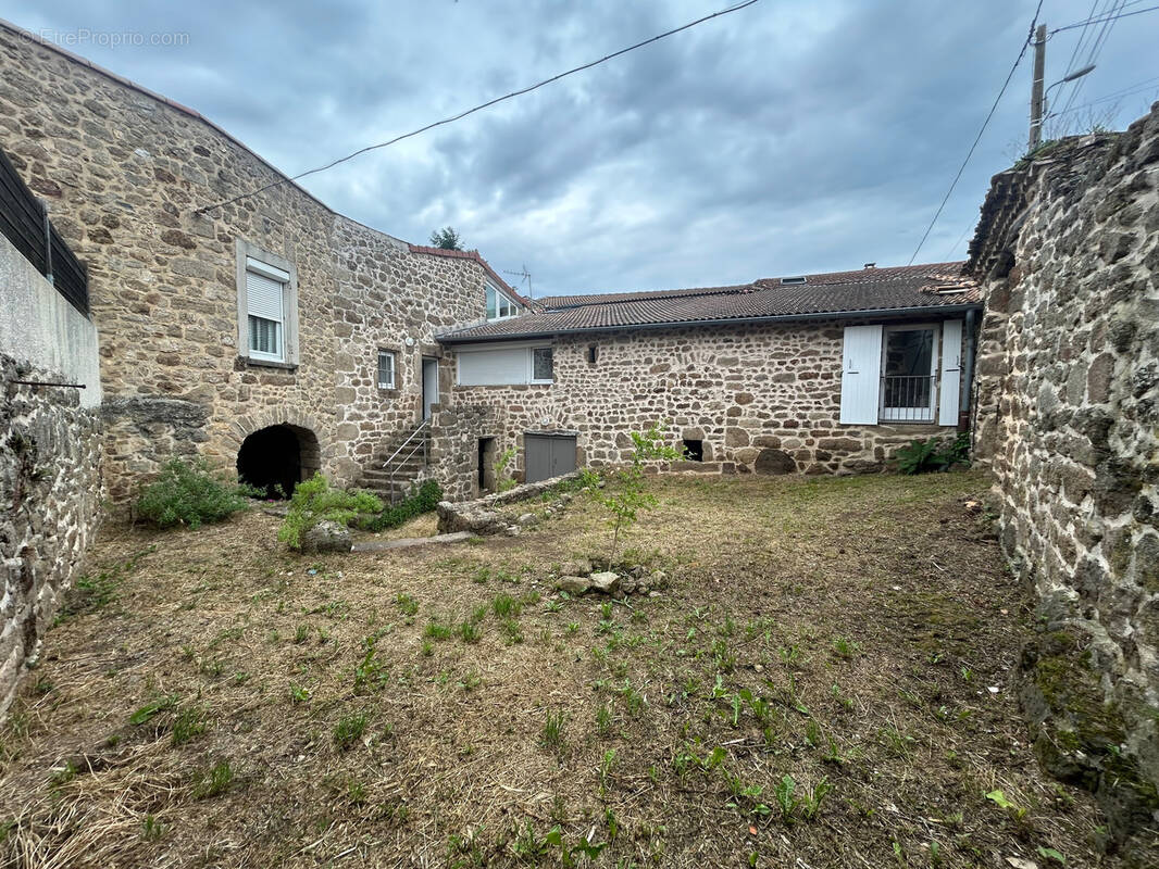 Maison à QUINTENAS