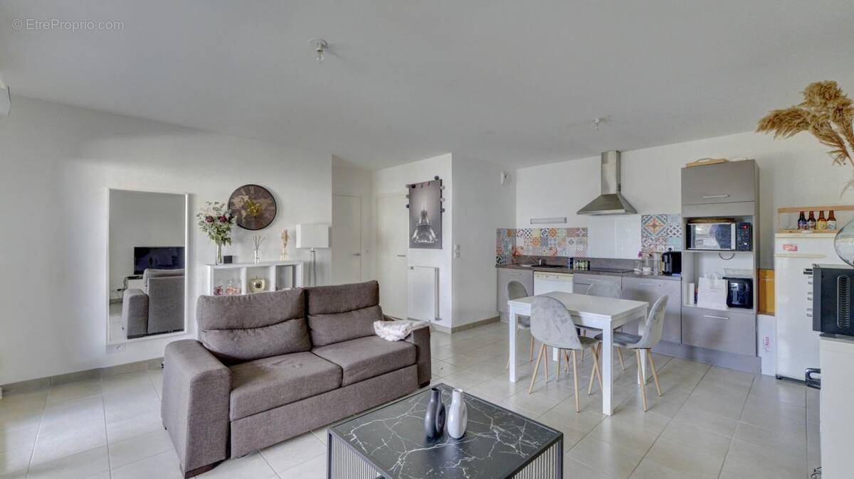 Appartement à LES SORINIERES