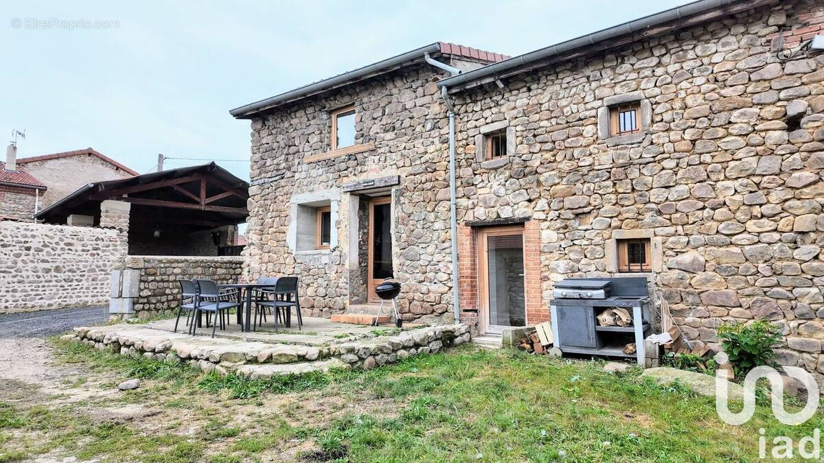 Photo 1 - Maison à SAINT-JUST-SAINT-RAMBERT