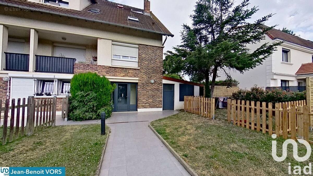 Photo 1 - Appartement à SAINTE-GENEVIEVE-DES-BOIS