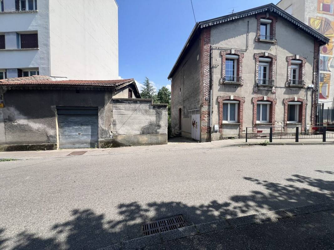 Appartement à SAINT-ETIENNE