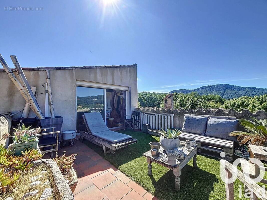 Photo 1 - Maison à LE CASTELLET