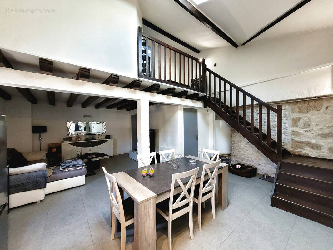 Appartement à AUNAY-SOUS-AUNEAU