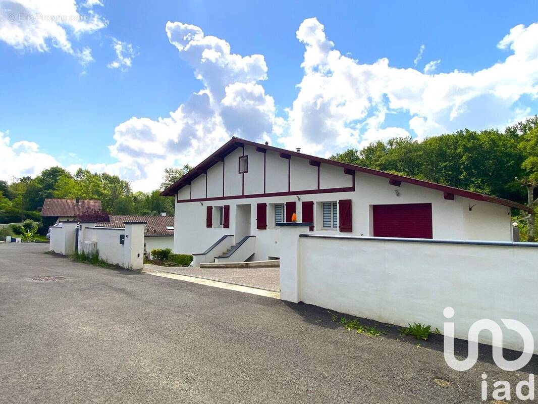 Photo 1 - Maison à URCUIT