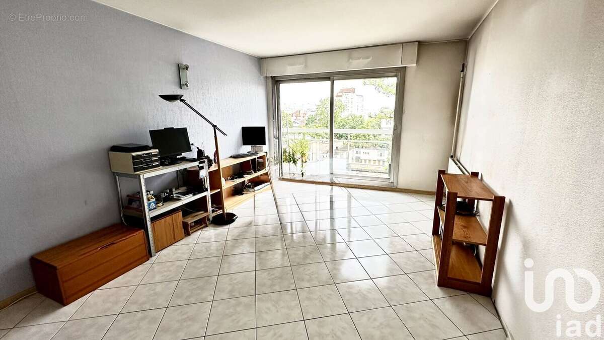 Photo 3 - Appartement à COURBEVOIE