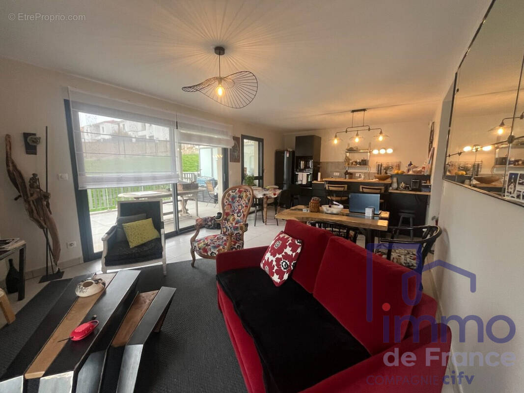 Appartement à LA TALAUDIERE