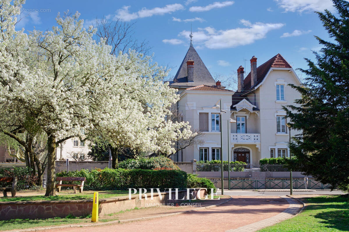 Maison à CALUIRE-ET-CUIRE