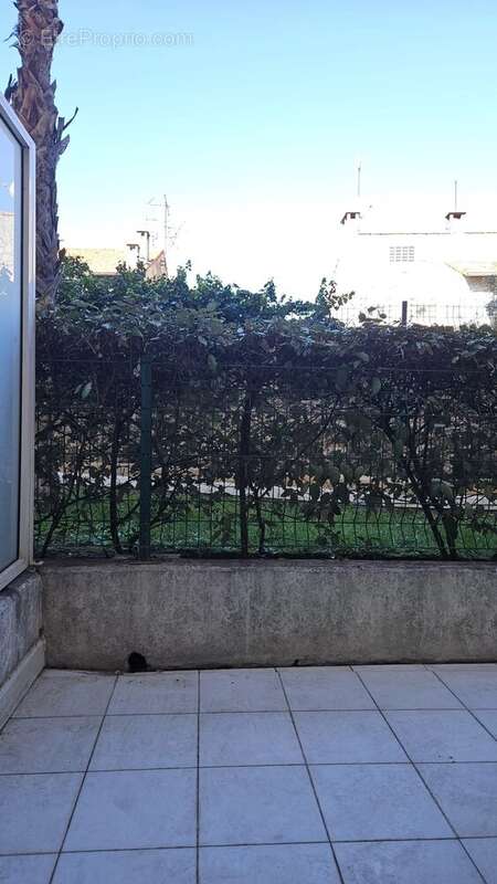 Appartement à SAINT-LAURENT-DU-VAR