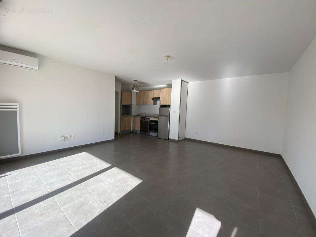 Appartement à MAUGUIO
