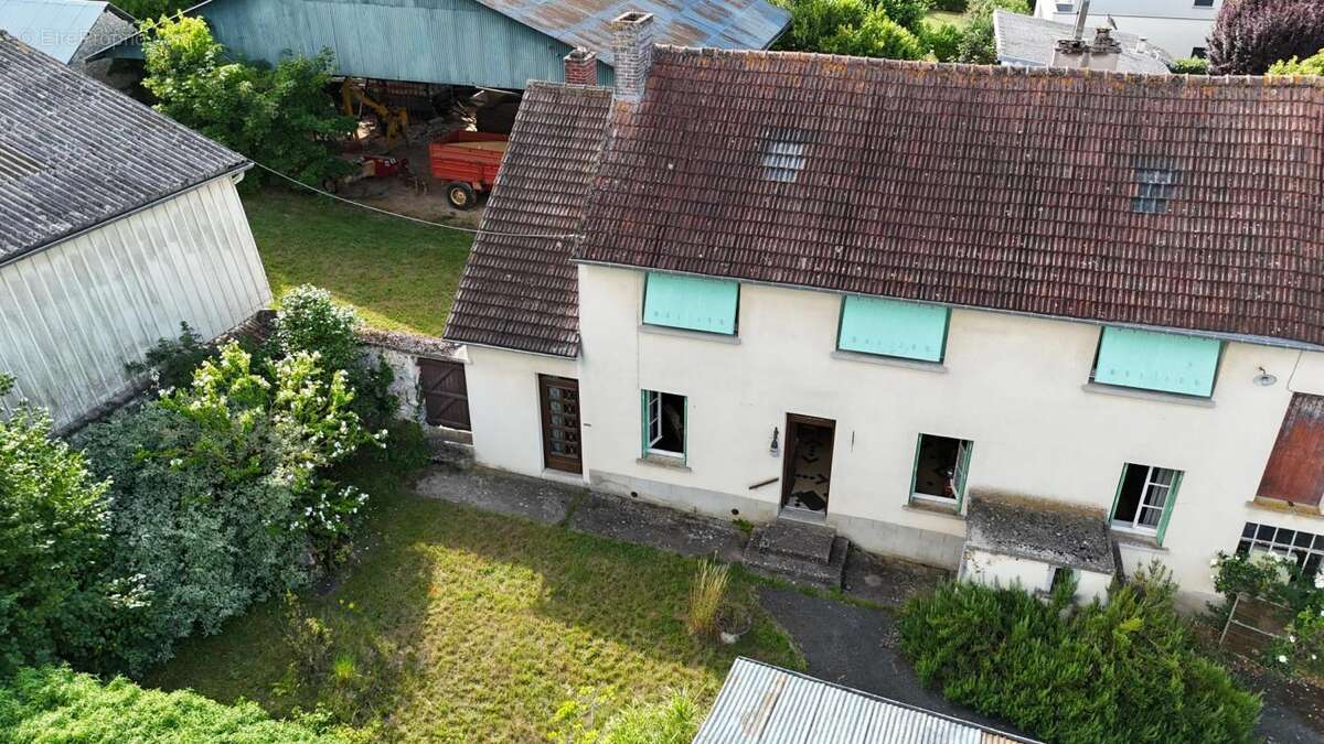 Maison à BERCHERES-SUR-VESGRE