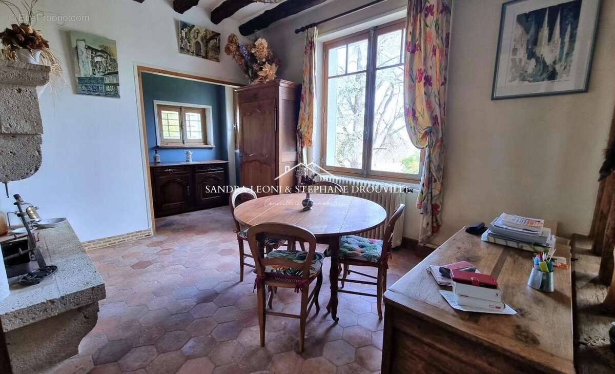 Maison à SAINT-PREST