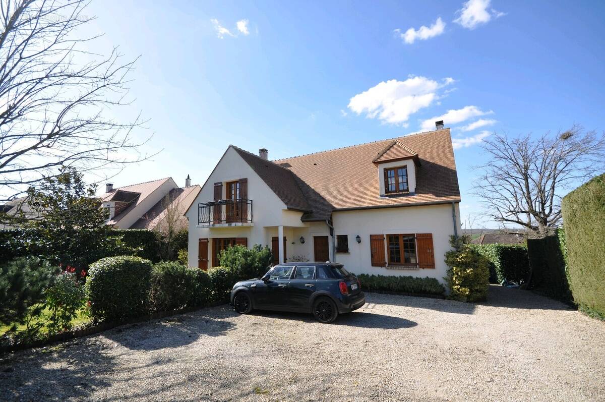 Maison à SAINT-YON