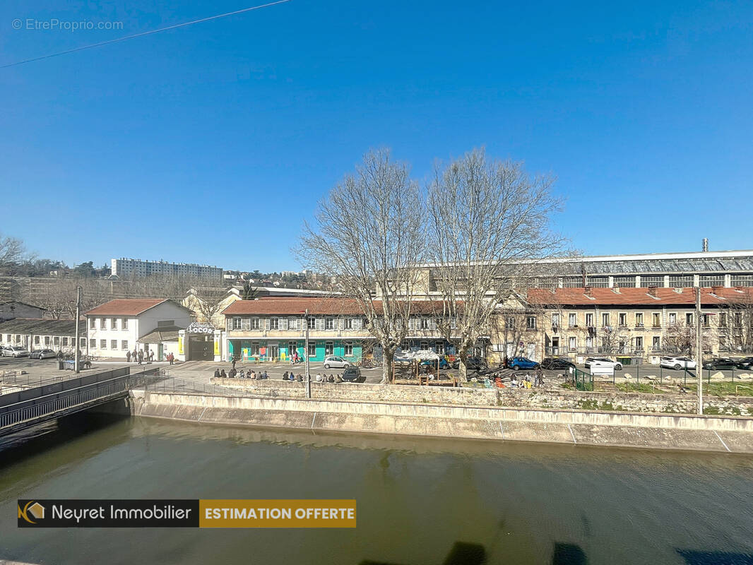 Appartement à OULLINS