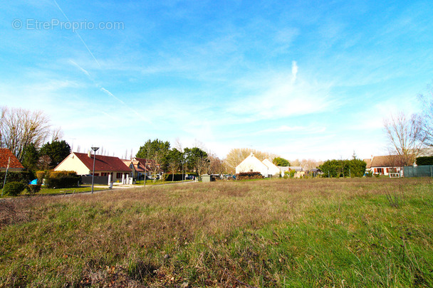 Terrain à CONTRES