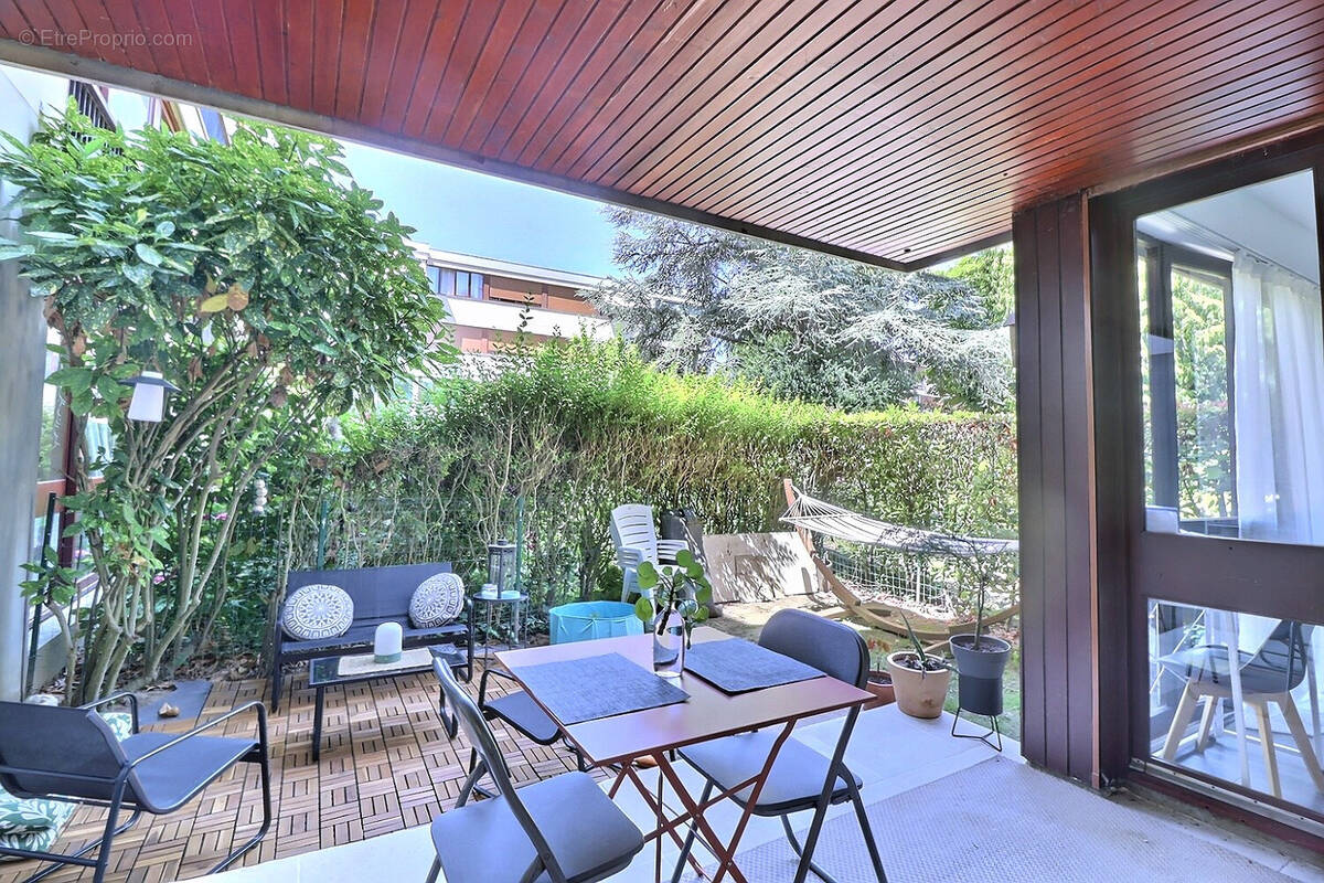 Appartement à FONTENAY-LE-FLEURY